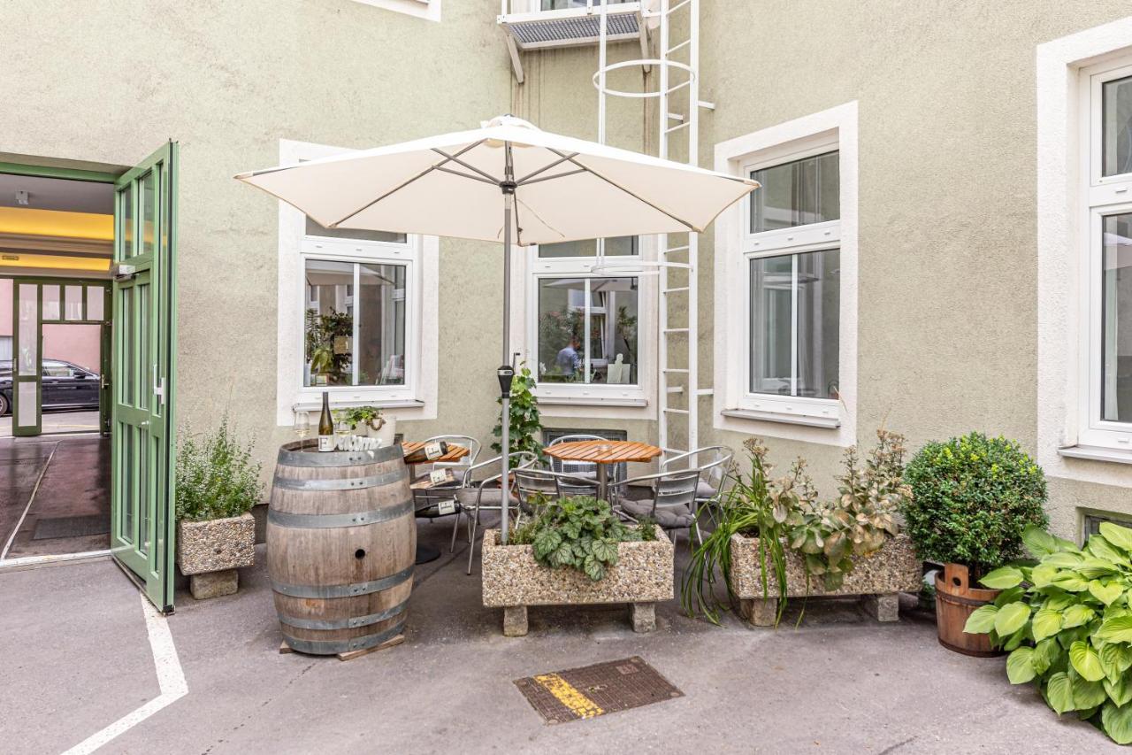 Hotel-Pension Fuenfhaus Vienna Exterior photo