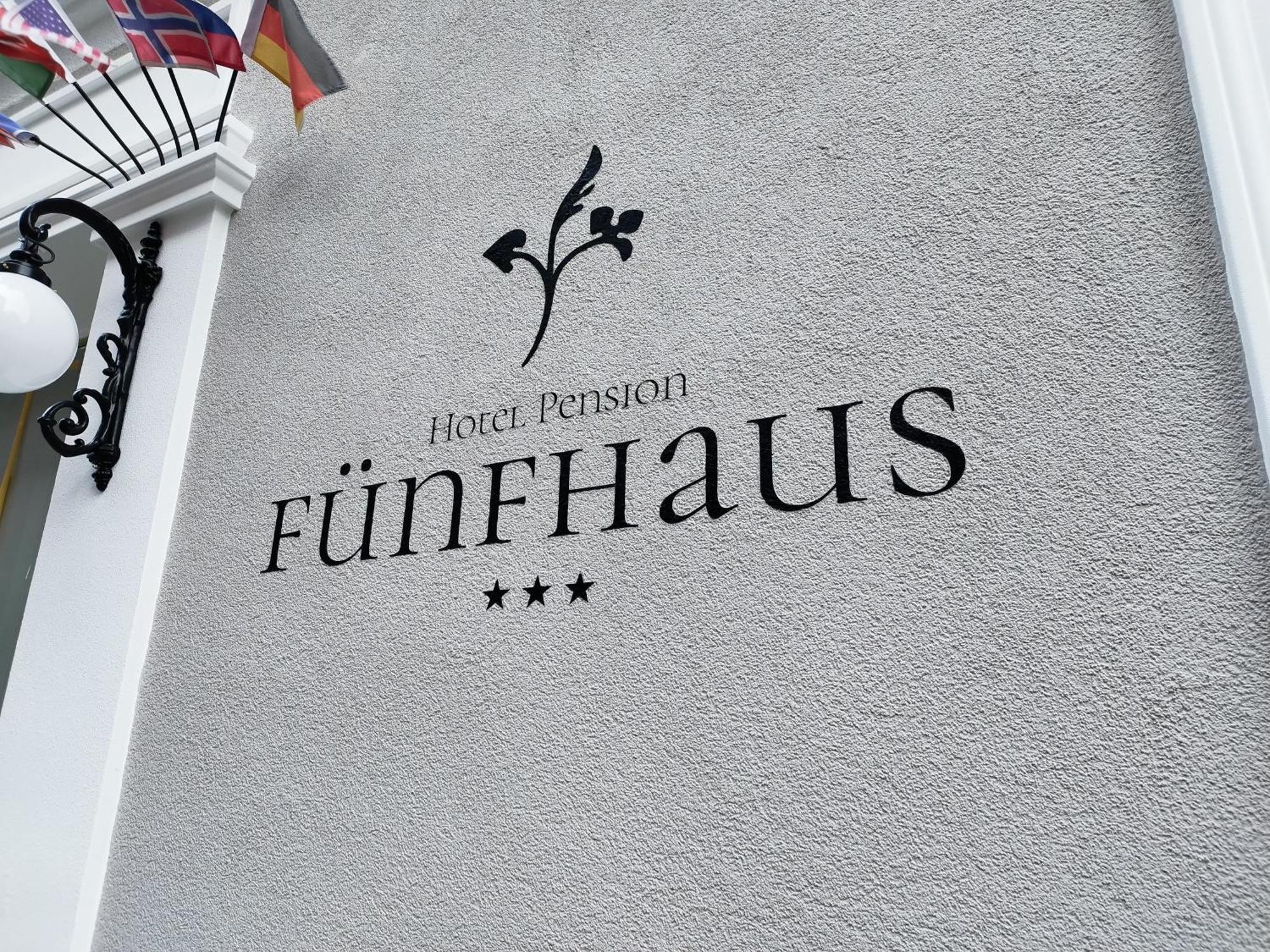 Hotel-Pension Fuenfhaus Vienna Exterior photo